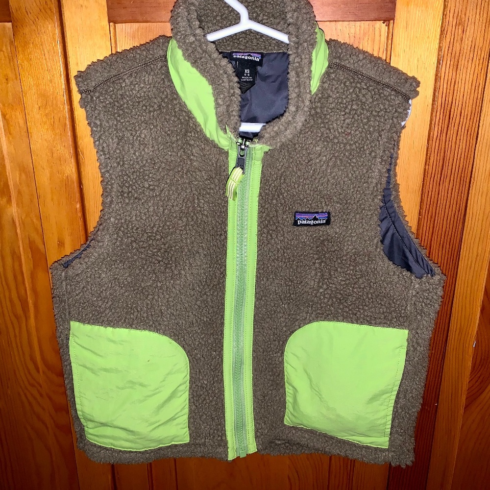 Boys Patagonia fleece vest size XS